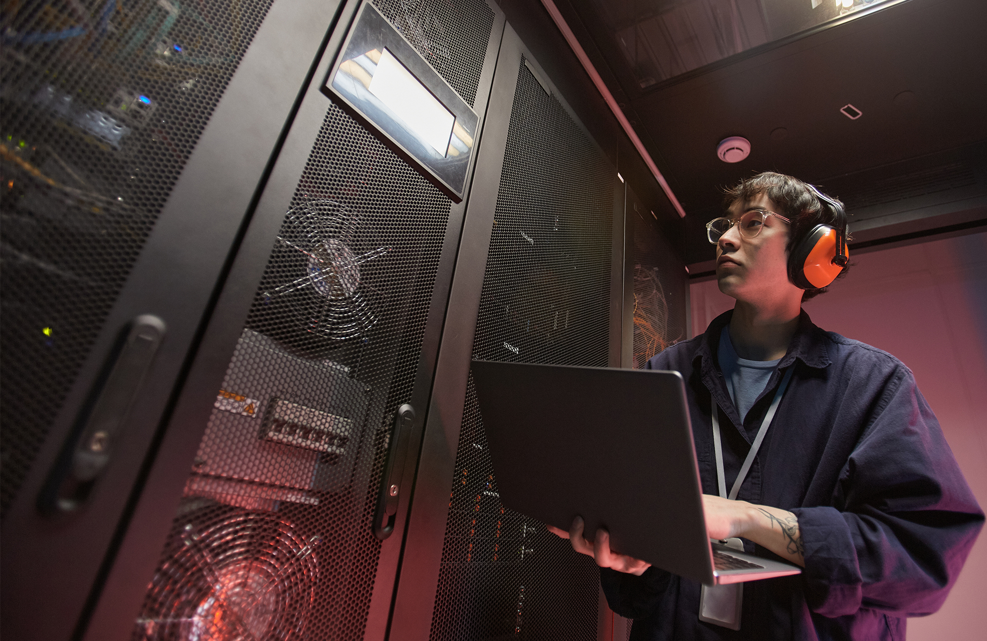 data-management-service-with-amazon-emr-hero.jpg