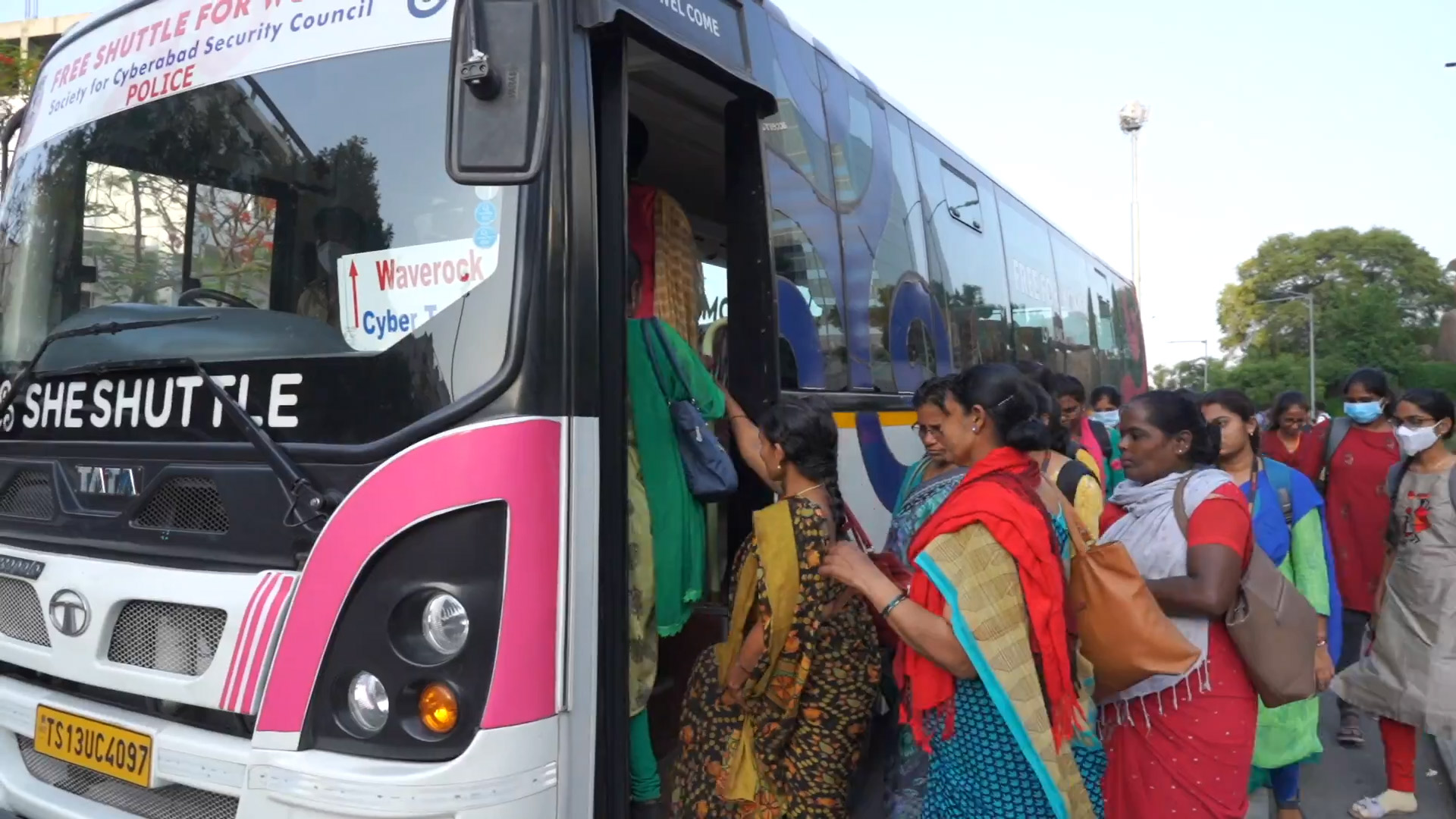sheshuttle-4.jpg
