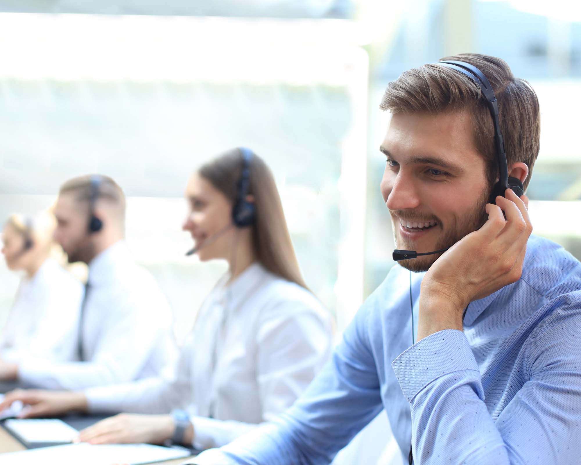 tier-I-global-bank-save-costs-with-virtusas-contact-center-transformation-solution-hero.jpg