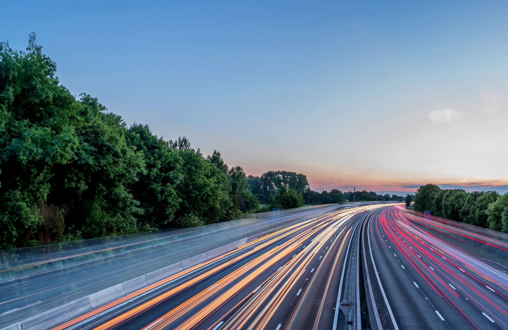 how-to-optimize-costs-and-migrate-to-aws-faster.jpg