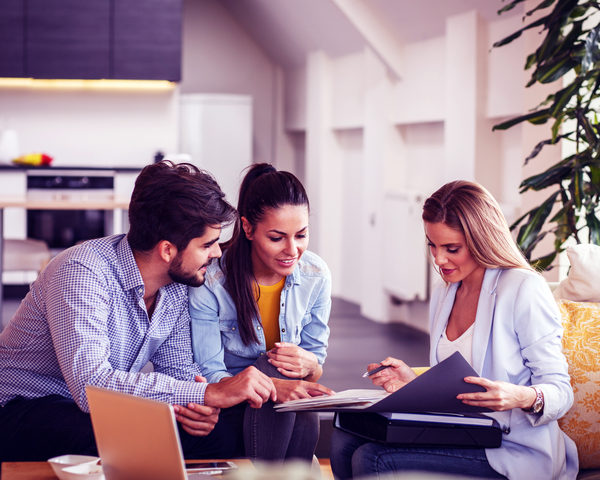 leading-insurer-accelerates-critical-processes-hero.jpg