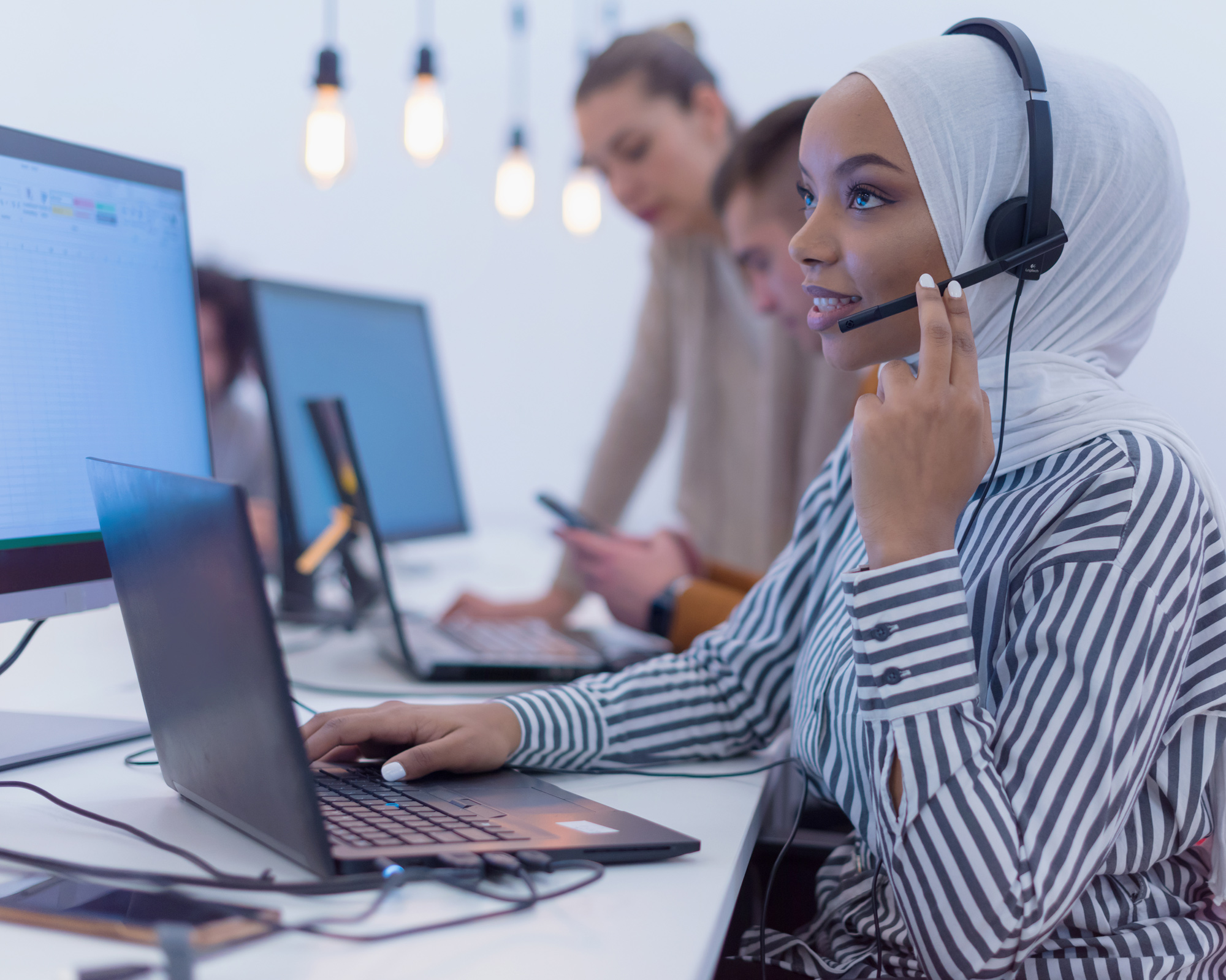 contact-center-transformation-with-cutting-edge-tech-hero-banner.jpg