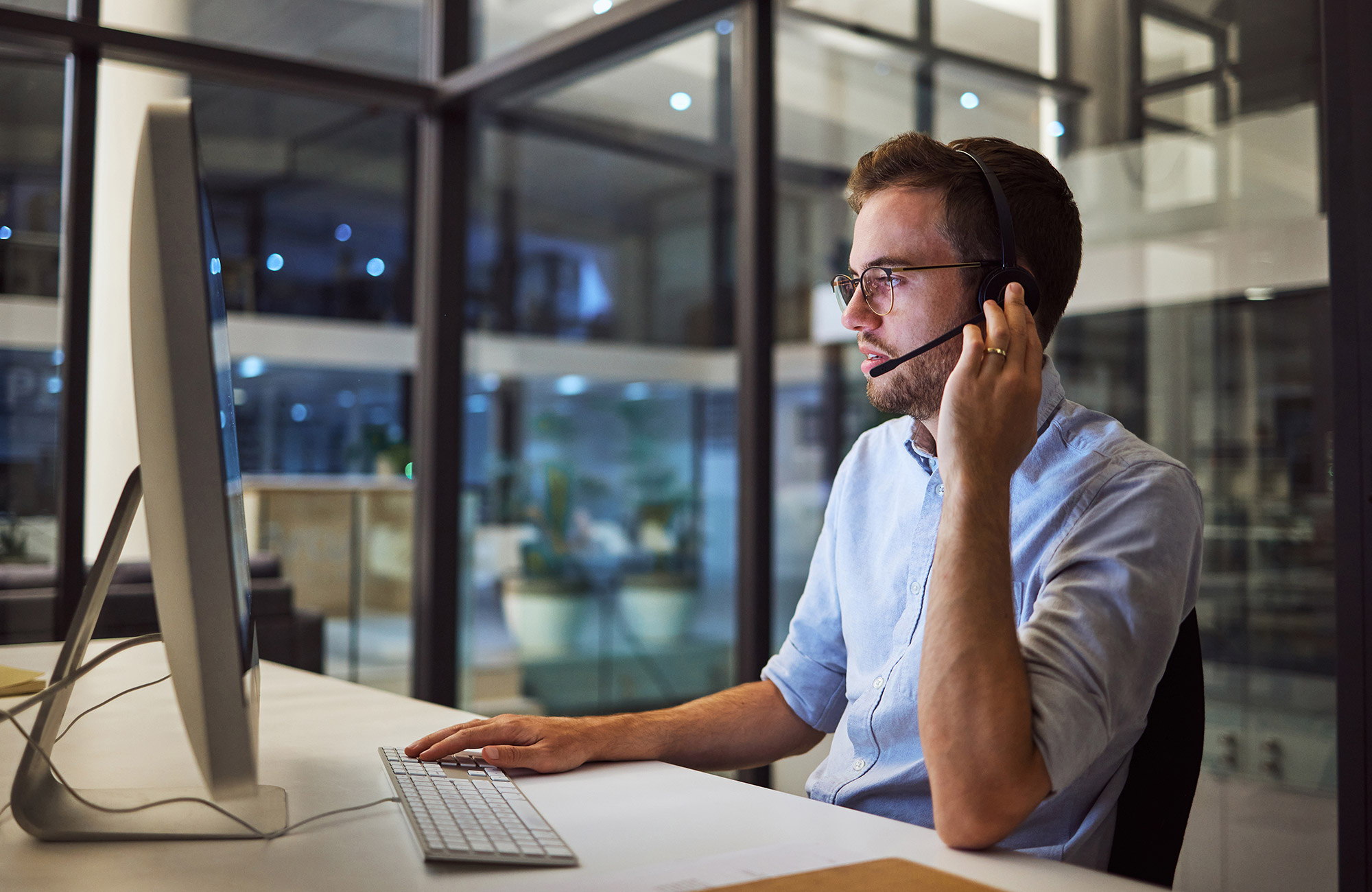 customer-service-transformation-hero.jpg