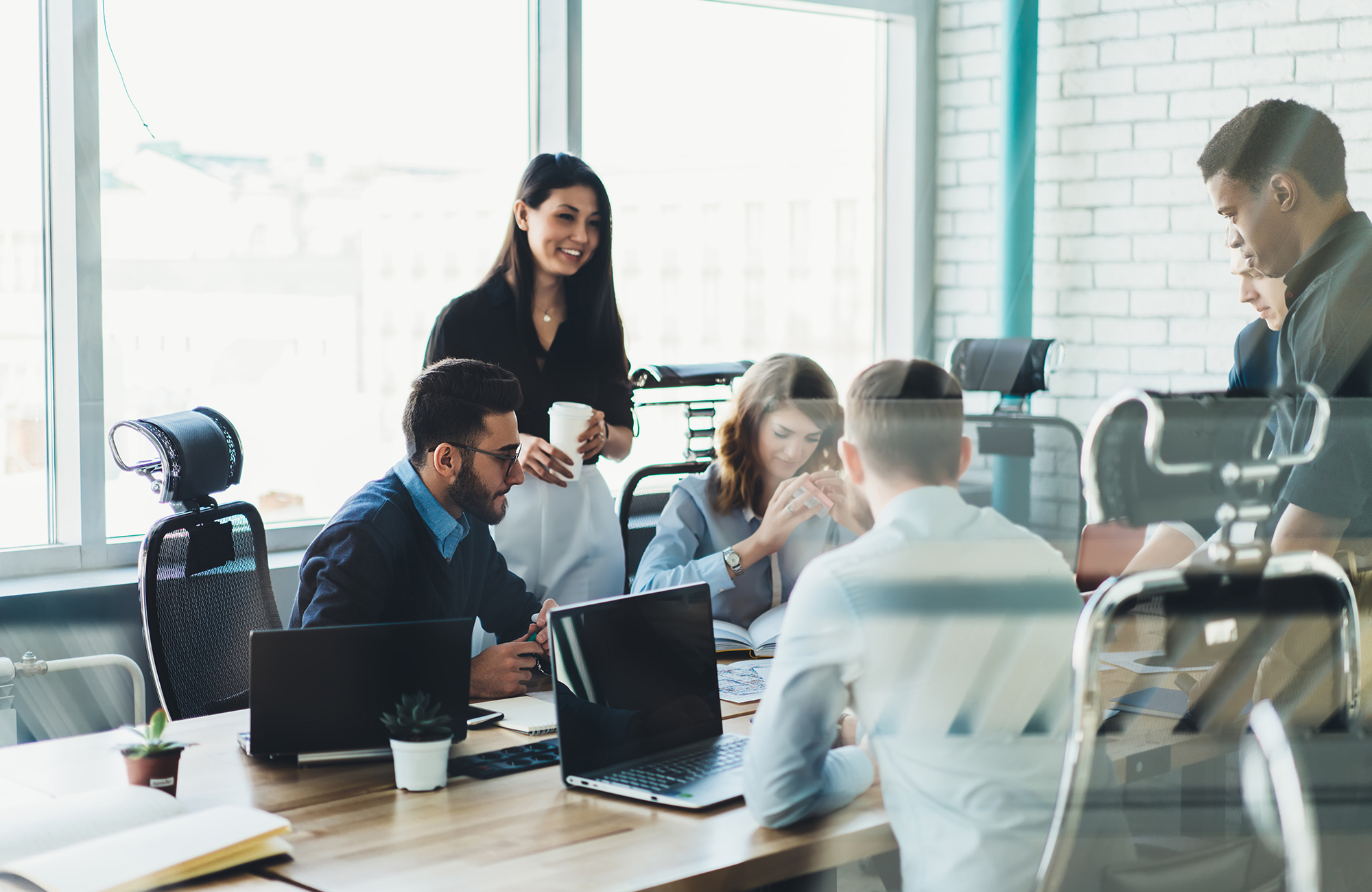 banner-american-multinational-financial-services-corporation-aws-cloud-migration-roadmap.jpg